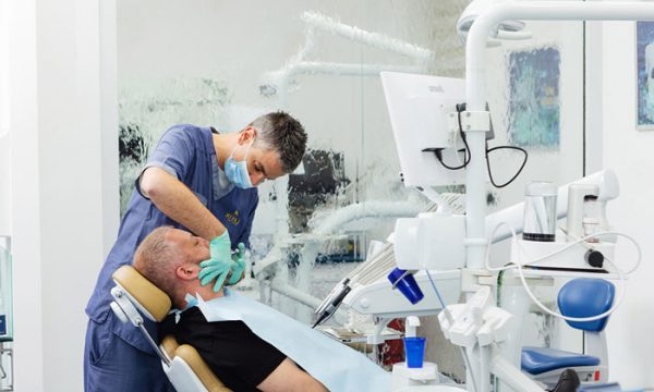 Brušenje zuba: Kada je neophodno i šta treba znati?